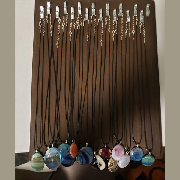 Glass necklace pendants